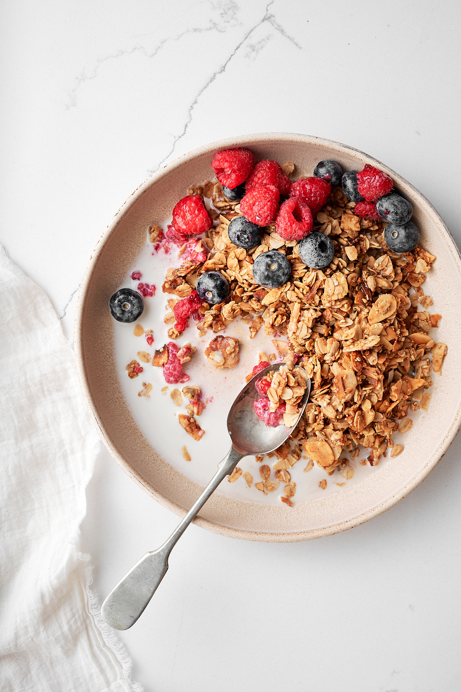 Granola with plant-based milk