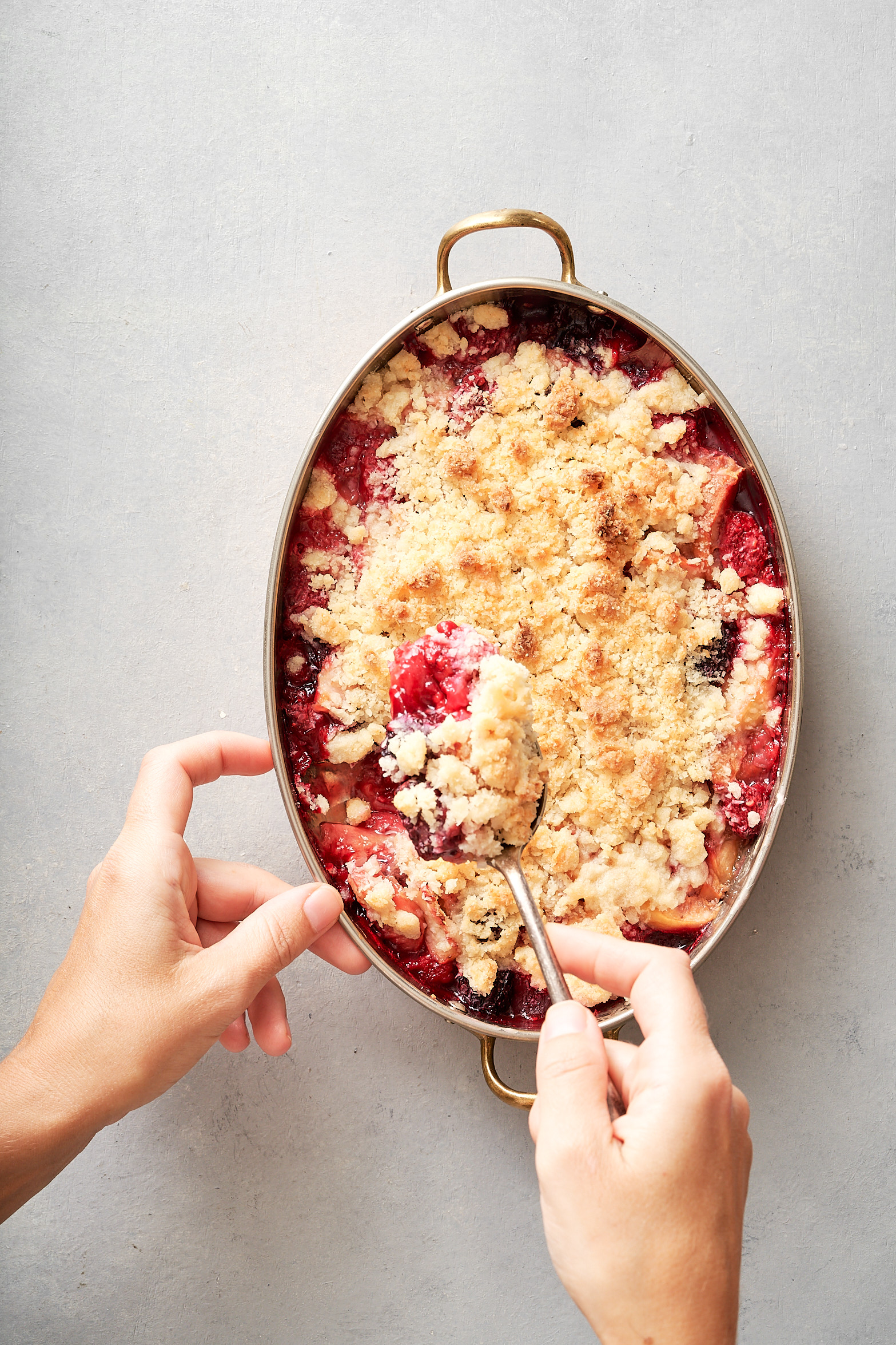 Vegan berry crumble