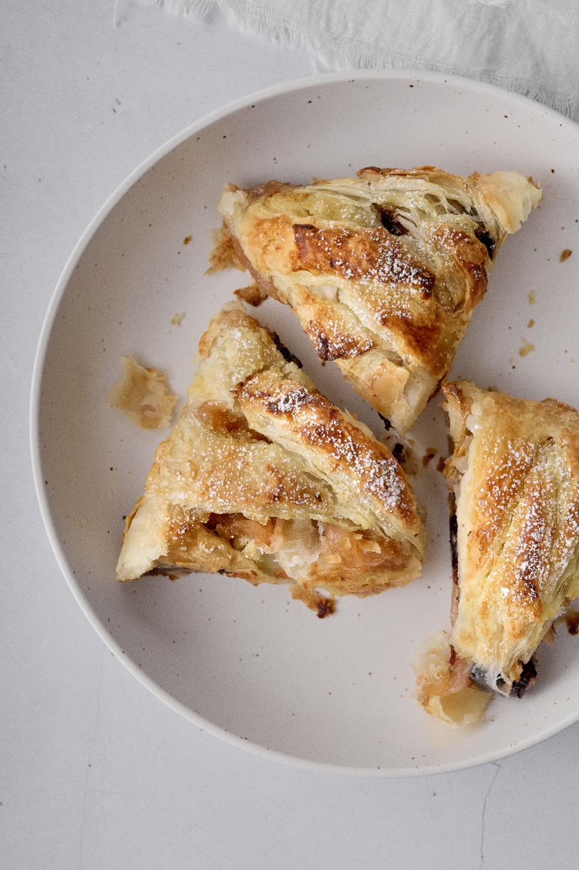 Apple strudel made with puff pastry